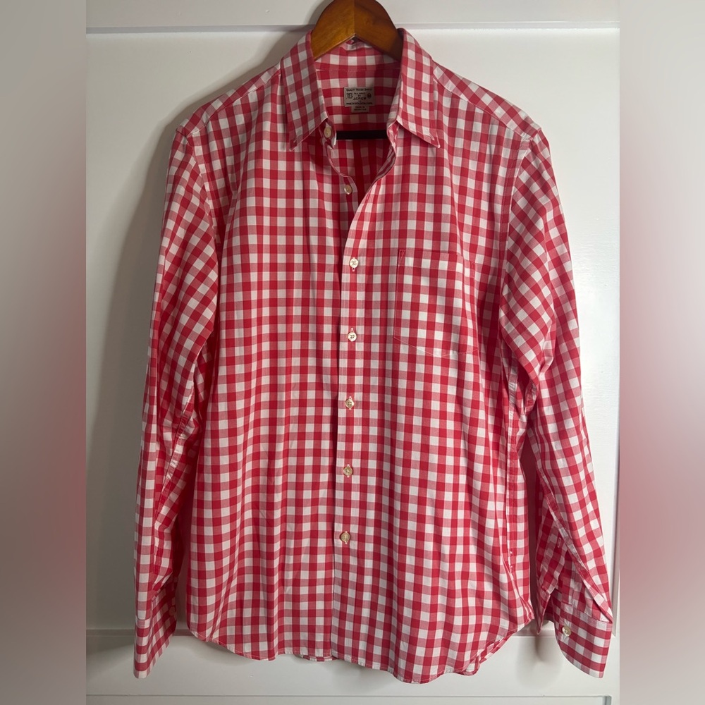 JCrew Red Checkered Men's Shirt size medium in excellent condition